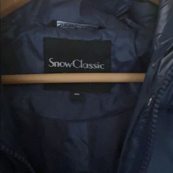 A Down Coat SZ medium - Picture 8 of 13